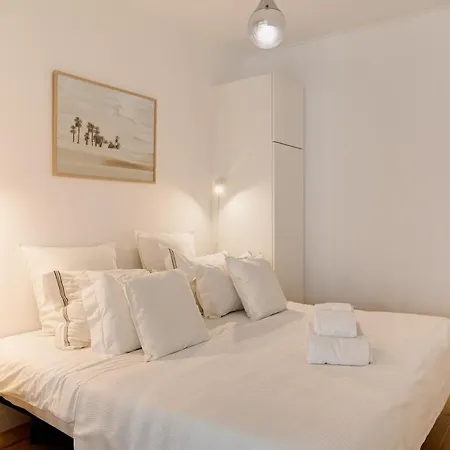 Apartment Alfama Chic Penabuquel3 *